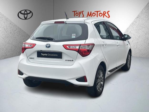 TOYOTA Yaris 100h Dynamic   