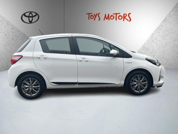 TOYOTA Yaris 100h Dynamic   