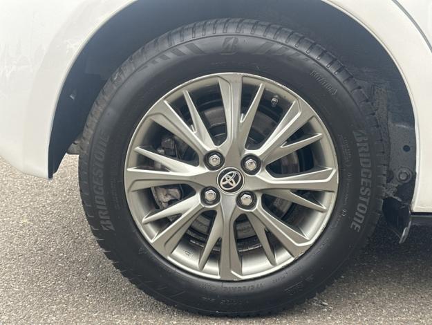 TOYOTA Yaris 100h Dynamic   