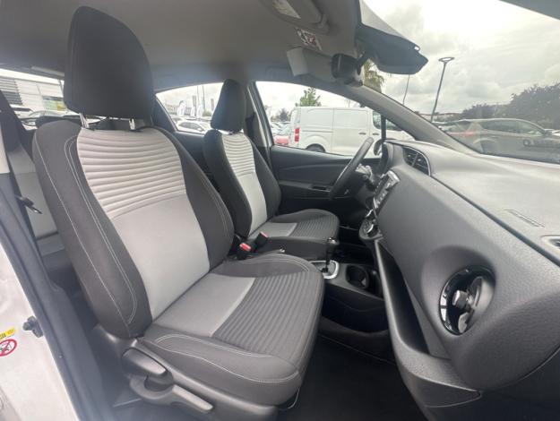 TOYOTA Yaris 100h Dynamic   