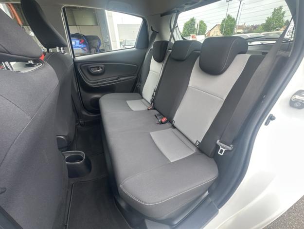 TOYOTA Yaris 100h Dynamic   