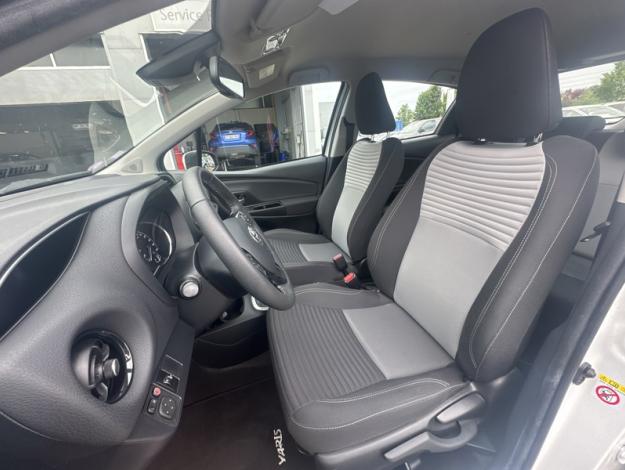 TOYOTA Yaris 100h Dynamic   