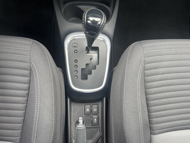 TOYOTA Yaris 100h Dynamic   