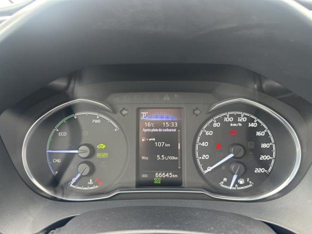 TOYOTA Yaris 100h Dynamic   