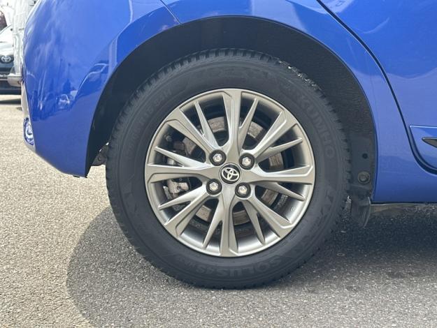 TOYOTA Yaris 100h Dynamic  