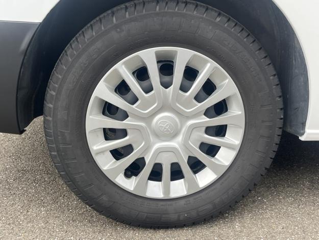 TOYOTA Proace 1.5 D MEDIUM 120 D-4D BUSINESS  