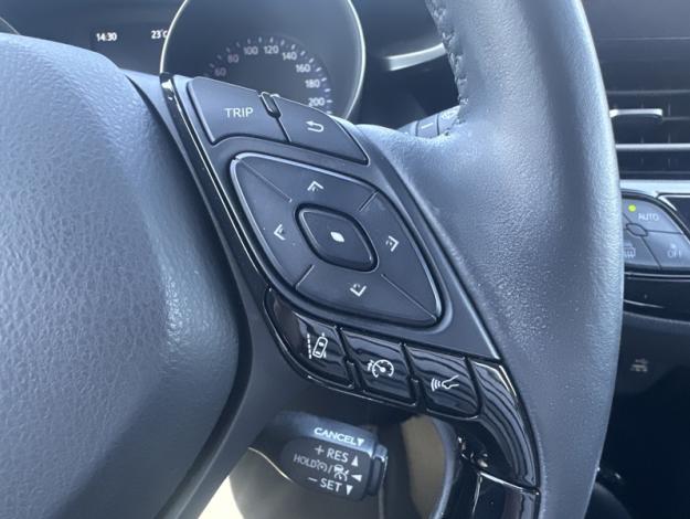 TOYOTA C-HR 122h Design  