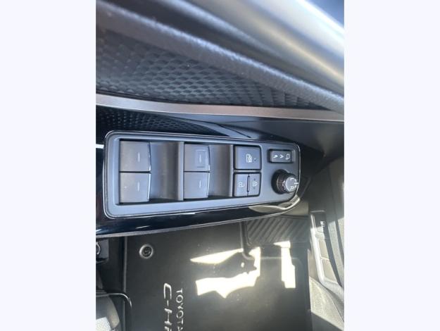 TOYOTA C-HR 122h Design  