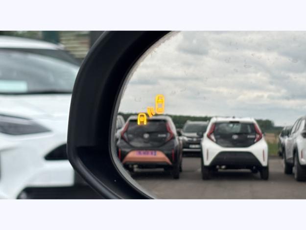 TOYOTA C-HR 1.8 HYBRIDE 122 GRAPHIC  