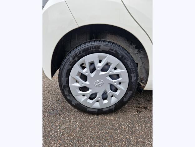 TOYOTA Aygo 1.0 VVT-i x-play  
