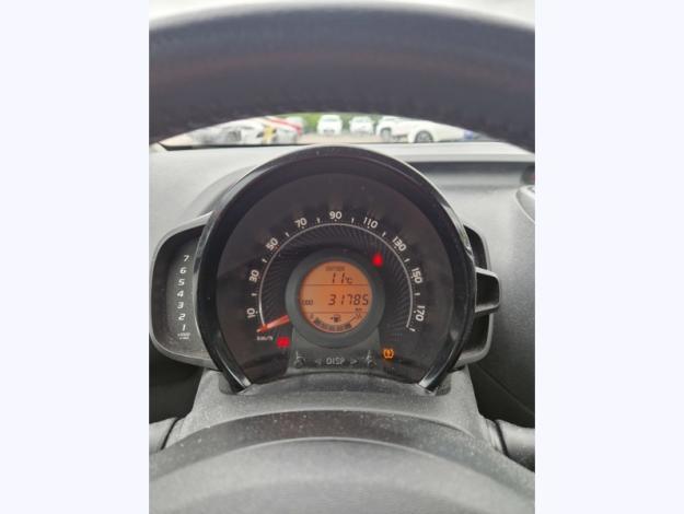 TOYOTA Aygo 1.0 VVT-i x-play  