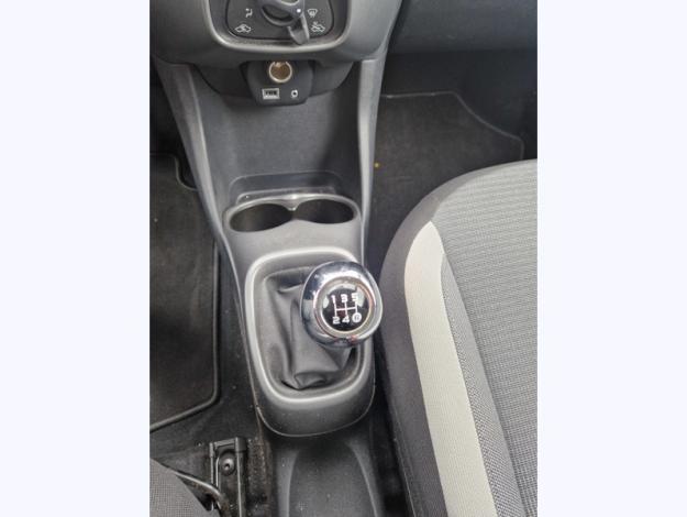 TOYOTA Aygo 1.0 VVT-i x-play  