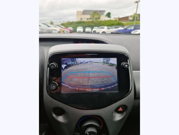 TOYOTA Aygo 1.0 VVT-i x-play  