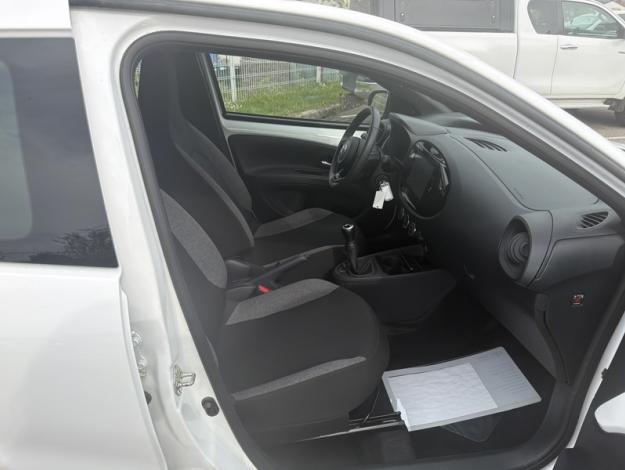 TOYOTA Aygo X 1.0 VVT-i 72 Dynamic   