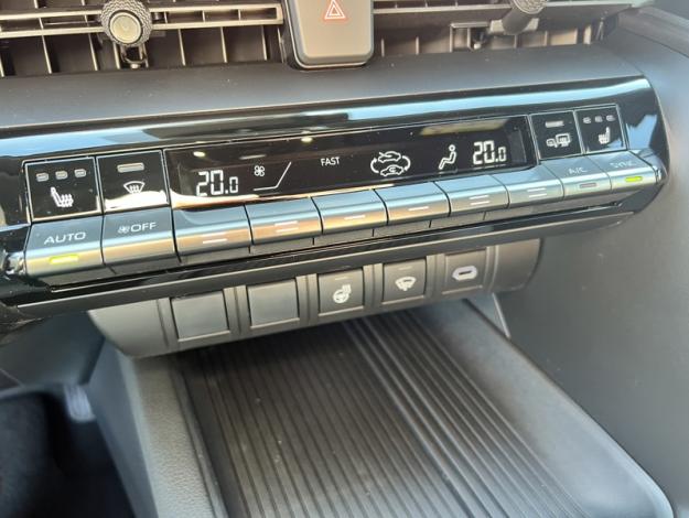 TOYOTA C-HR C HR PHEV HYBRIDE RECHARGEABLE 225 DESIGN MY26  C HR PHEV HYBRIDE RECHARGEABLE 225 DESIGN MY26