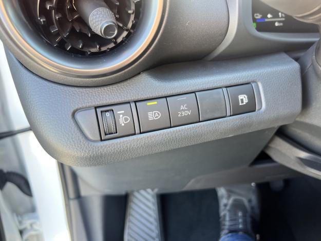 TOYOTA C-HR C HR PHEV HYBRIDE RECHARGEABLE 225 DESIGN MY26  C HR PHEV HYBRIDE RECHARGEABLE 225 DESIGN MY26