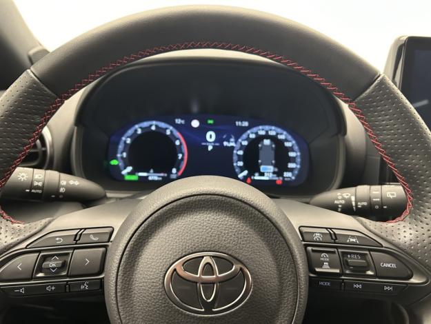 TOYOTA Yaris 130H GR SPORT  
