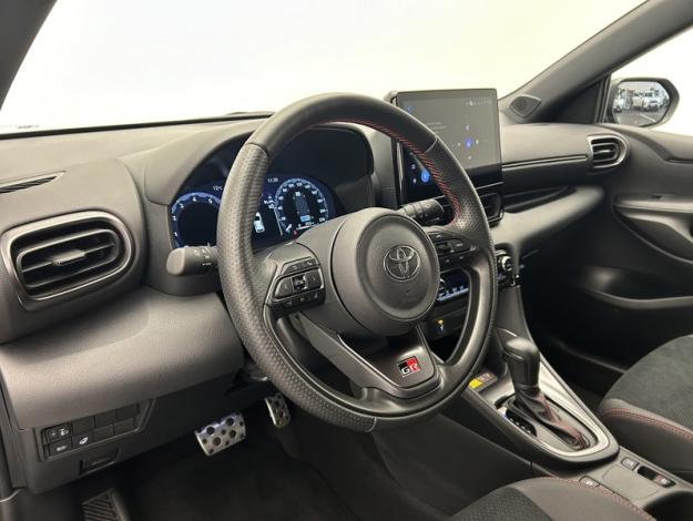 TOYOTA Yaris 130H GR SPORT  