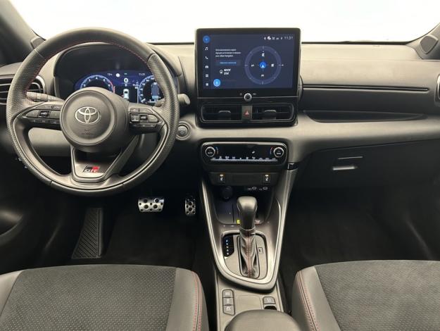TOYOTA Yaris 130H GR SPORT  