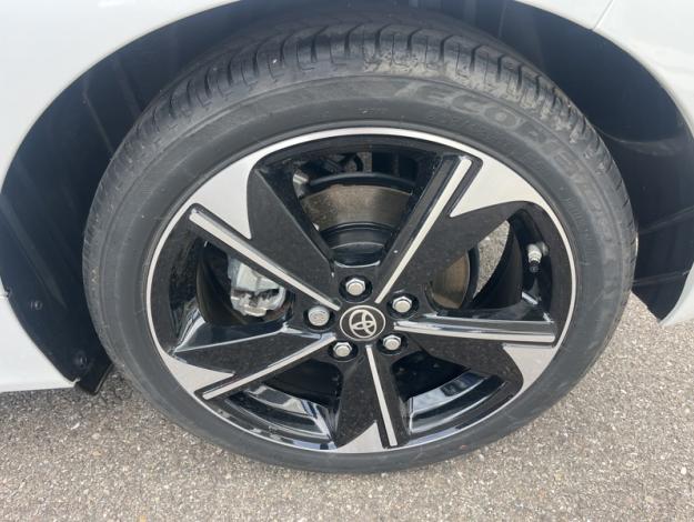 TOYOTA Yaris 130h Première  