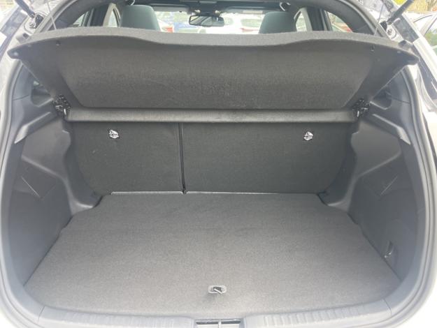 TOYOTA Yaris 130h Première  