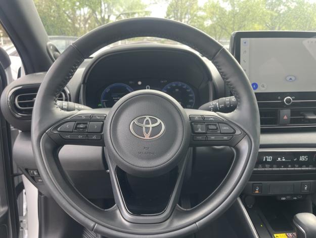 TOYOTA Yaris 130h Première  