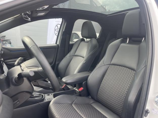 TOYOTA Yaris 130h Première  