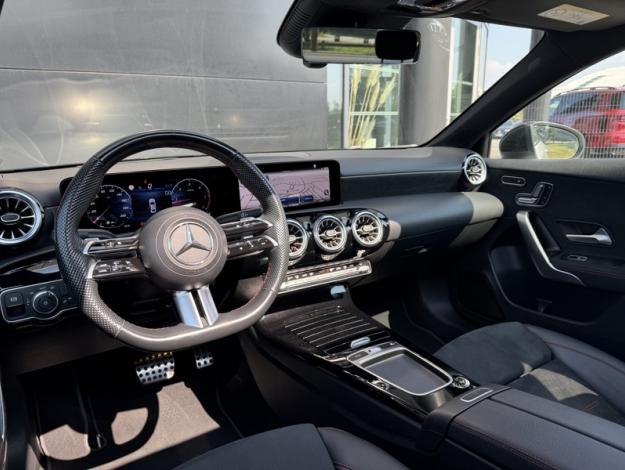 MERCEDES-BENZ Classe A 180 d Berline AMG Line  