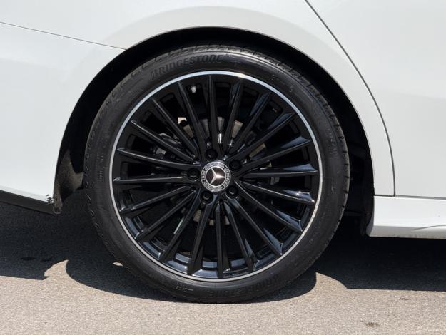 MERCEDES-BENZ Classe A 180 d Berline AMG Line  