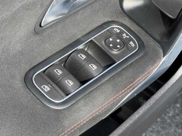 MERCEDES-BENZ Classe A 180 d Berline AMG Line  