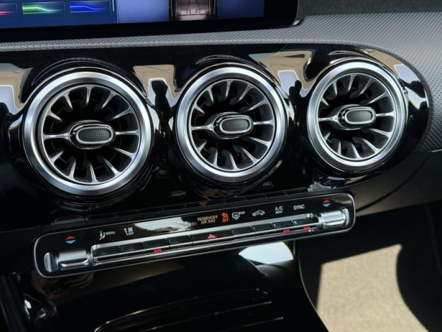 MERCEDES-BENZ Classe A 180 d Berline AMG Line  