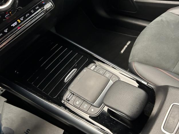 MERCEDES-BENZ GLA 200 d AMG Line  