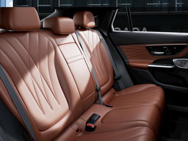 MERCEDES-BENZ GLC Coupé GLC 400 e Hybrid EQ 4MATIC  Coupé AMG Line +  GLC 400 e Hybrid EQ 4MATIC  Coupé AMG Line +
