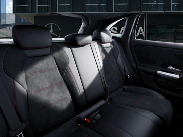 MERCEDES-BENZ GLA 180 d Edition 140  GLA 180 d Edition 140