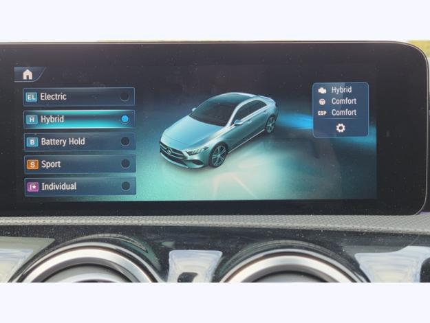MERCEDES-BENZ Classe A 250 e Hybrid EQ Berline AMG Line  Classe A 250 e Berline AMG Line