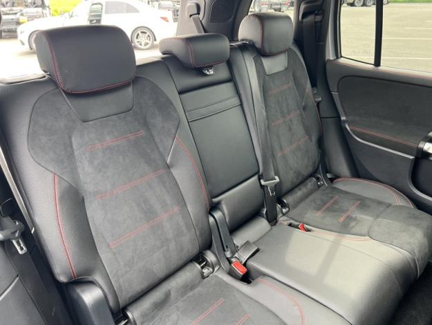 MERCEDES-BENZ GLB 200 d AMG Line  
