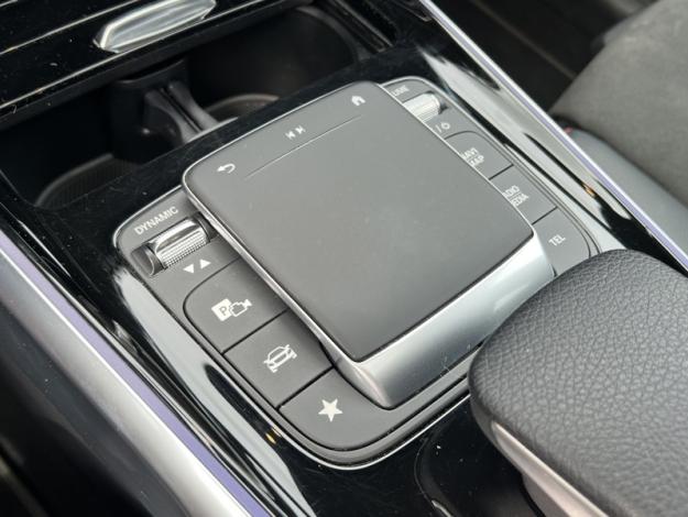 MERCEDES-BENZ GLB 200 d AMG Line  