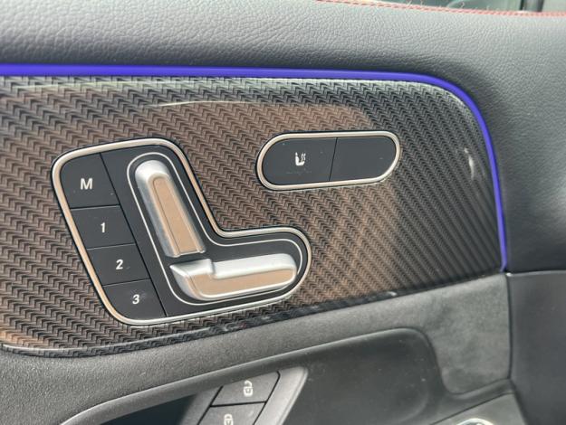 MERCEDES-BENZ GLB 200 d AMG Line  