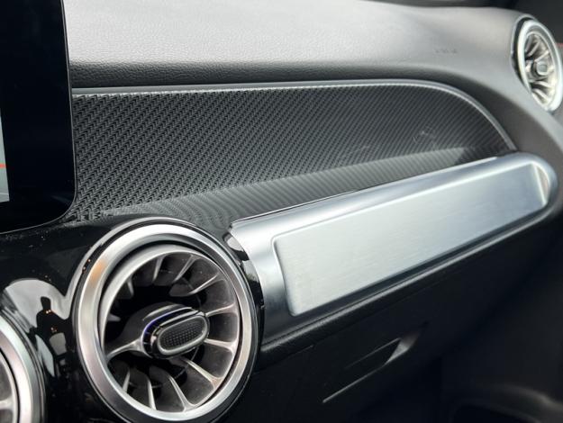 MERCEDES-BENZ GLB 200 d AMG Line  