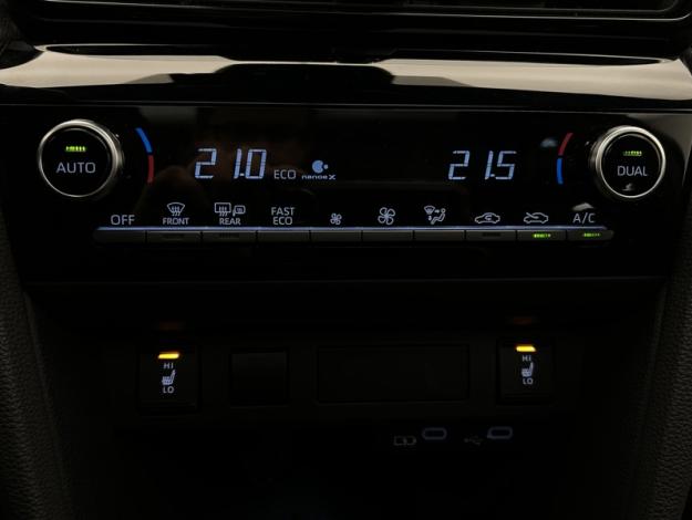 TOYOTA Yaris Cross 1.5 130H PREMIERE   