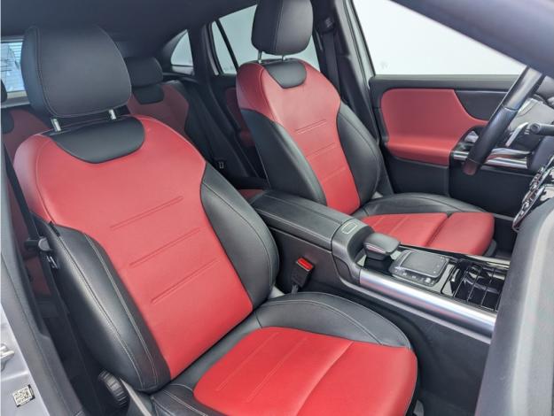 MERCEDES-BENZ GLA 250 e AMG Line  GLA 250 e AMG Line