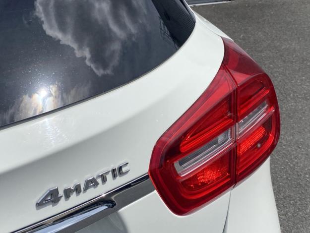MERCEDES-BENZ GLA 200 d 4MATIC Sensation  