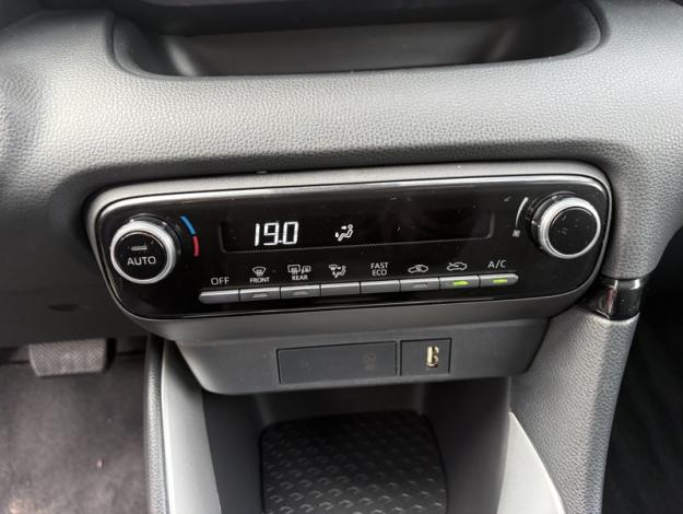 TOYOTA Yaris Hybride 116h Design  1.5 116 ch 