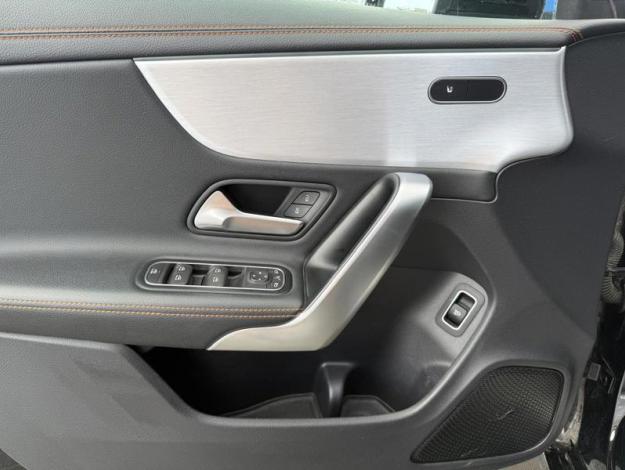 MERCEDES-BENZ CLA 180 d Coupé AMG Line  