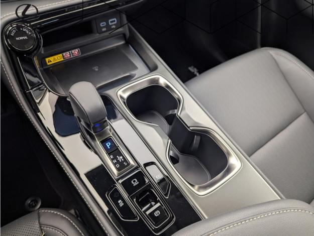LEXUS NX 350H 2WD Luxe  