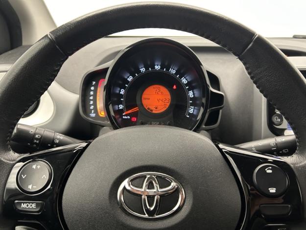 TOYOTA Aygo 1.0 VVT-i x-play  72 ch 