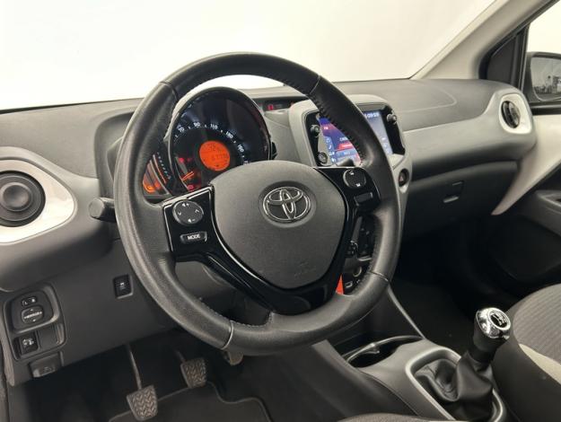 TOYOTA Aygo 1.0 VVT-i x-play  72 ch 