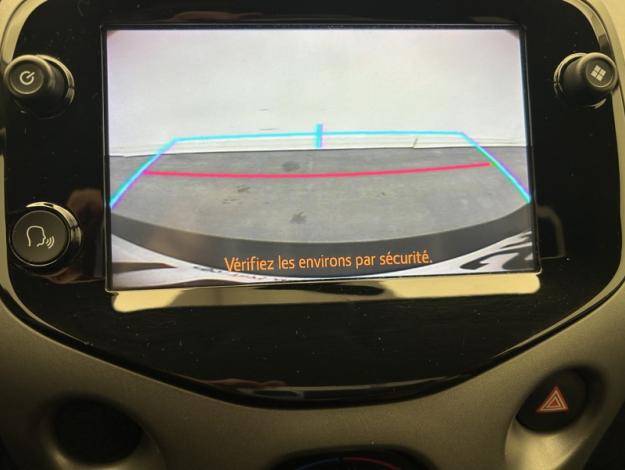 TOYOTA Aygo 1.0 VVT-i x-play  72 ch 