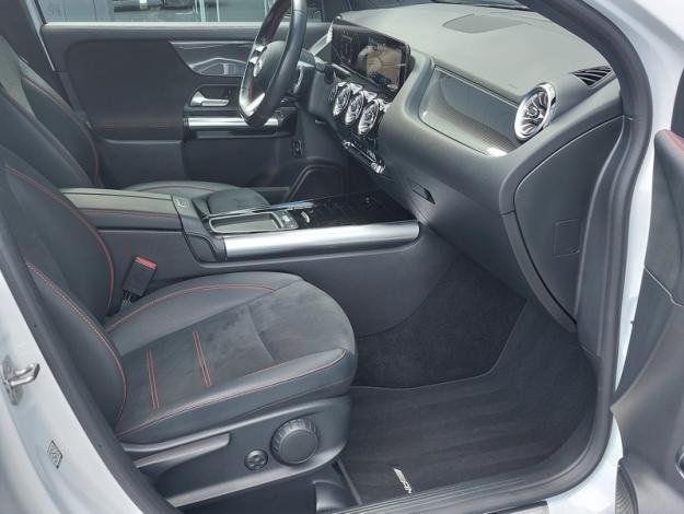 MERCEDES-BENZ GLA 200 d AMG Line  