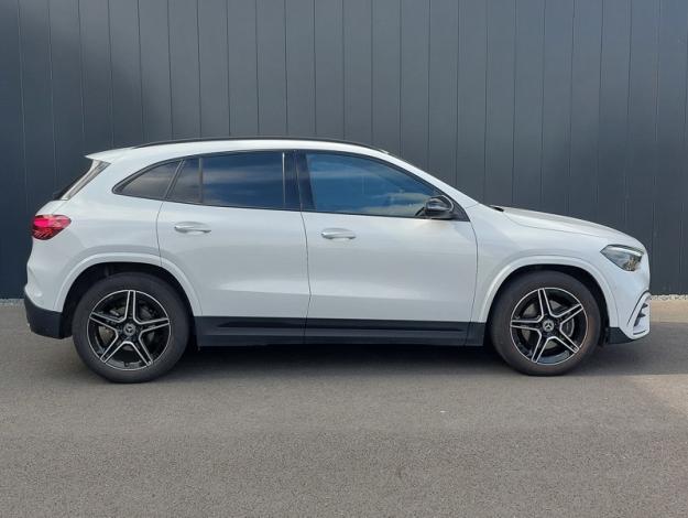 MERCEDES-BENZ GLA 200 d AMG Line  